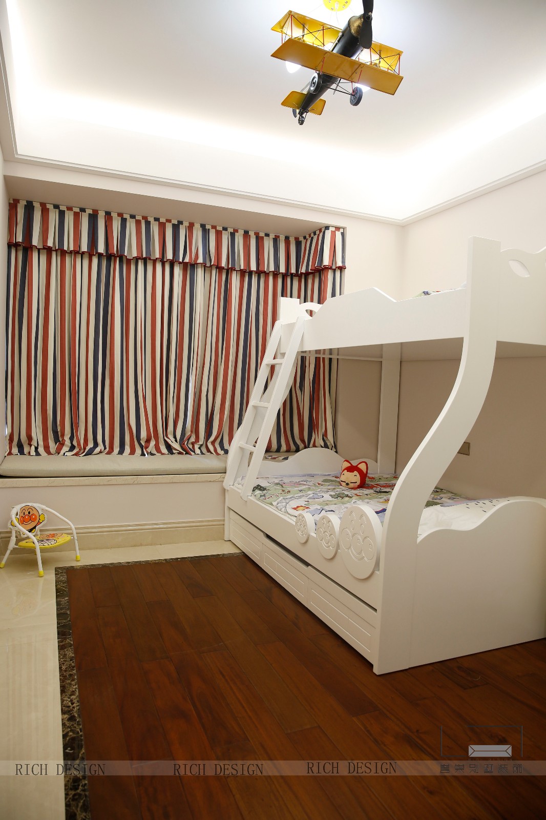 12.jpg 萬澤云頂9棟3C兒童房裝修角度二欣賞圖