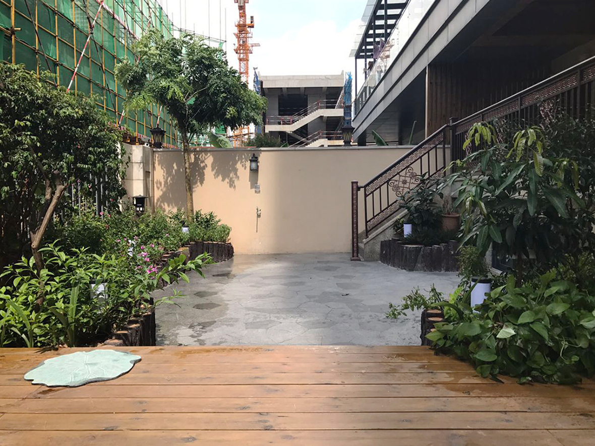 1.jpg 別墅花園實景圖