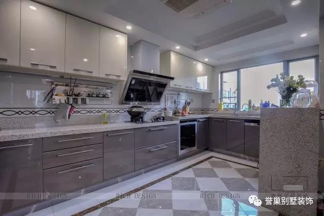 西城上筑現(xiàn)代簡約廚房裝飾 西城上筑現(xiàn)代簡約廚房裝飾效果圖