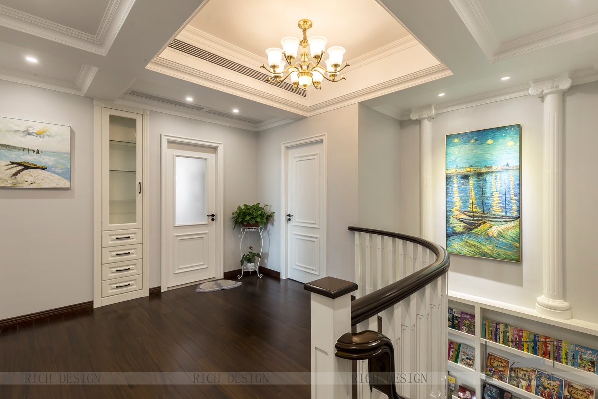 港鐵天頌美式房間門裝修實景圖 港鐵天頌美式房間門裝修實景圖