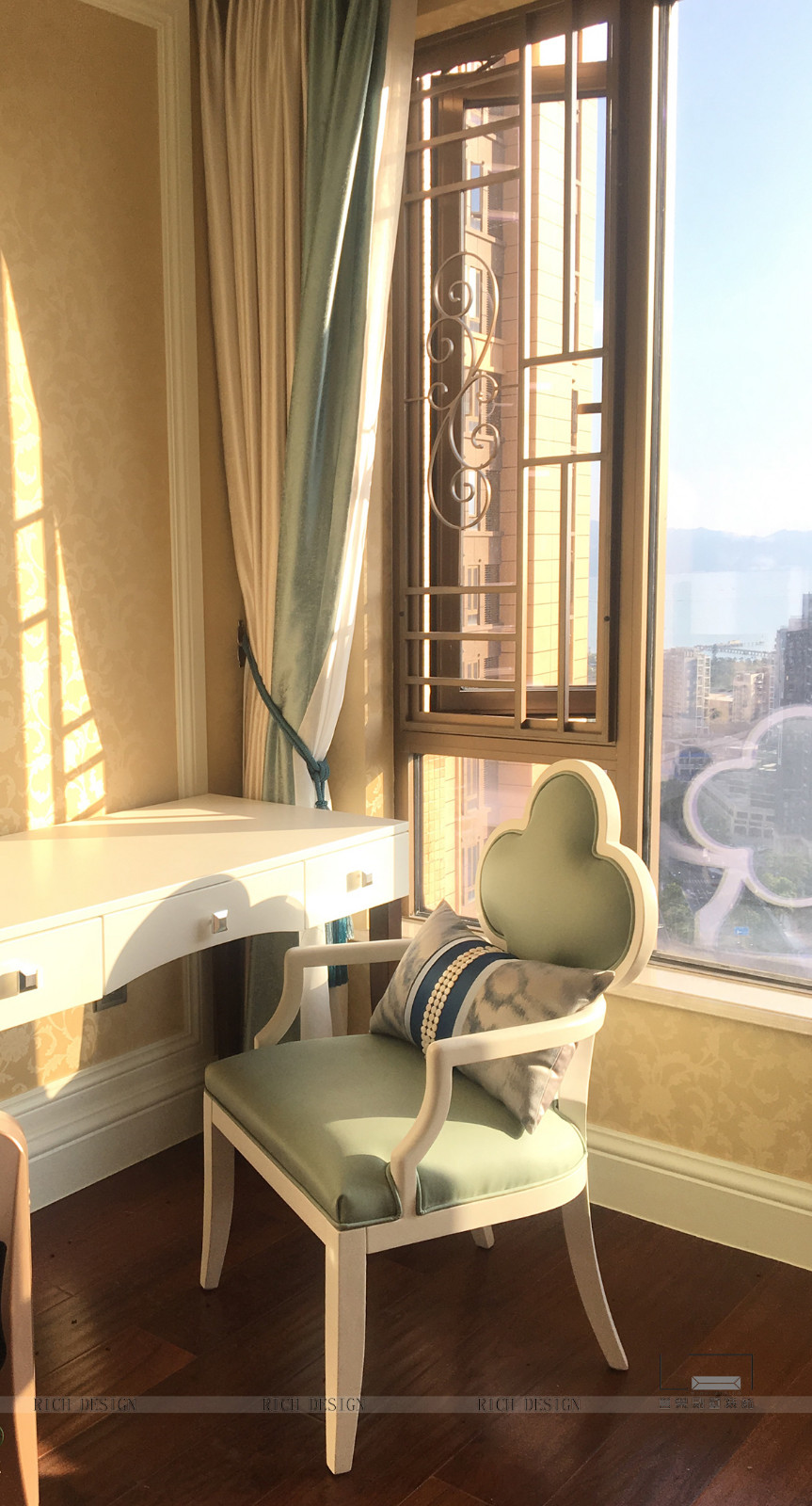 恒裕濱城美式風(fēng)格陽臺一角裝飾效果圖 恒裕濱城美式風(fēng)格陽臺一角裝飾效果圖